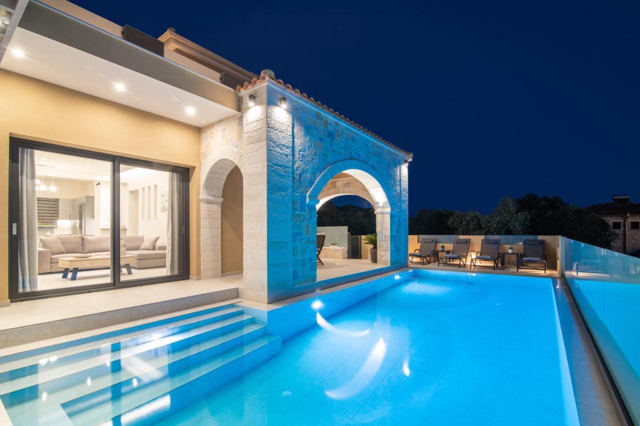 Romanza II Luxury Villa Kalamákion Eksteriør billede